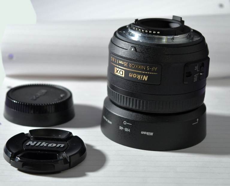 Nikon AF-S DX Nikkor 35mm f/1.8G excellent condition. Boxed.
