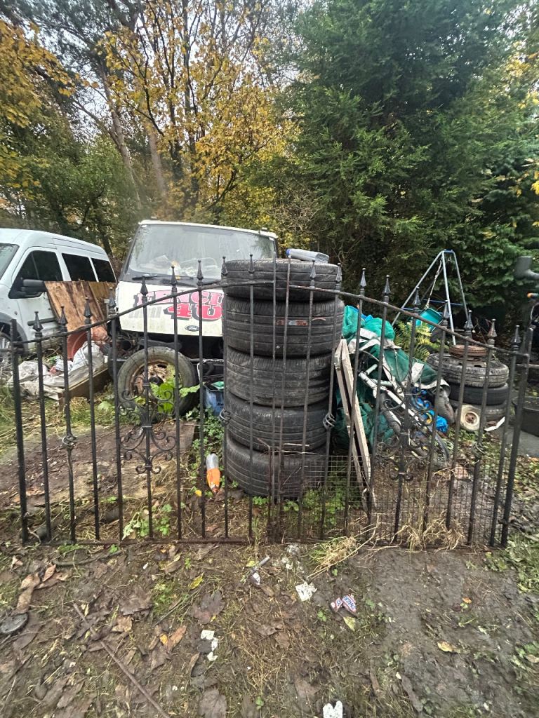 Drive way gates