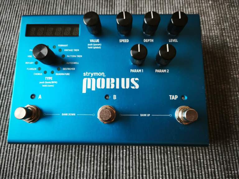 Strymon Mobius multi effects pedal