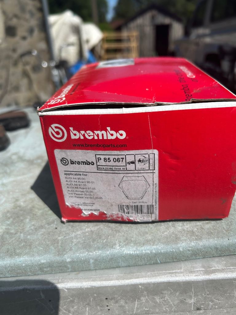 Brembo 85067 front brake pads