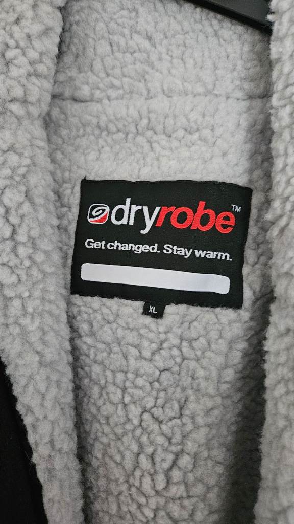 Dry robe mens XL in black. New and never used