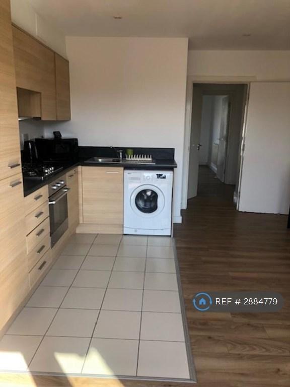 2 bedroom flat in Merrick House, Reading, RG2 (2 bed) (#2884779)