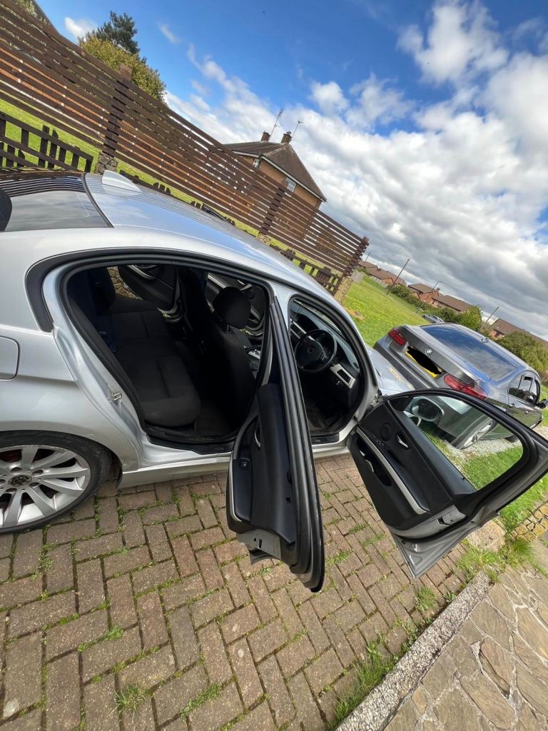 BMW, 3 SERIES, Saloon, 2009, Manual, 1995 (cc), 4 doors