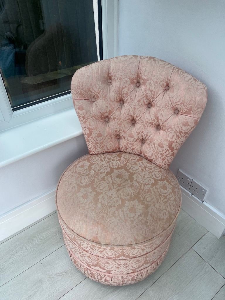 Vintage Mid-Century Button-Back Bedroom / Boudoir Chair - Very Good Condition