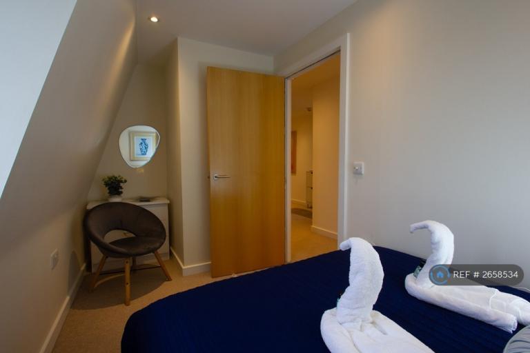 2 bedroom flat in Ridingate House, Canterbury, CT1 (2 bed) (#2658534)