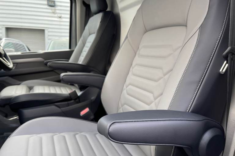 2025 Volkswagen Transporter 2.0 TDI 170PS Commerce Pro Van Auto-Tailgate Van DIESEL Automatic