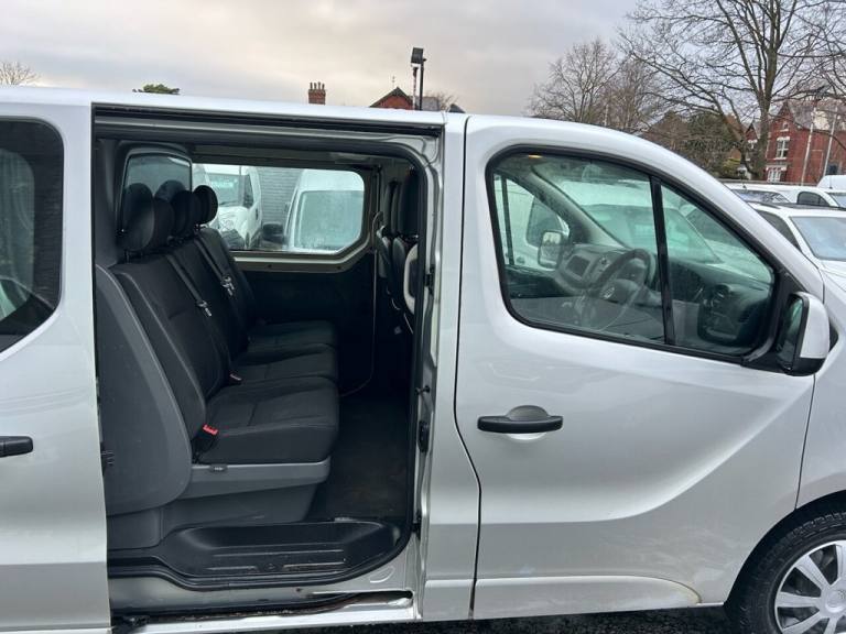 2018 Vauxhall Vivaro 1.6 CDTi 2900 BiTurbo ecoTEC Sportive Crew Van Double Cab 5dr Diesel Manual ...