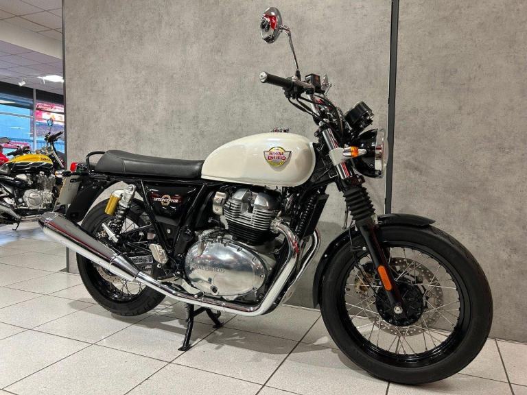 2024 Royal Enfield Interceptor 650 - 1886 miles - 1 OWNER! - STUNNING!