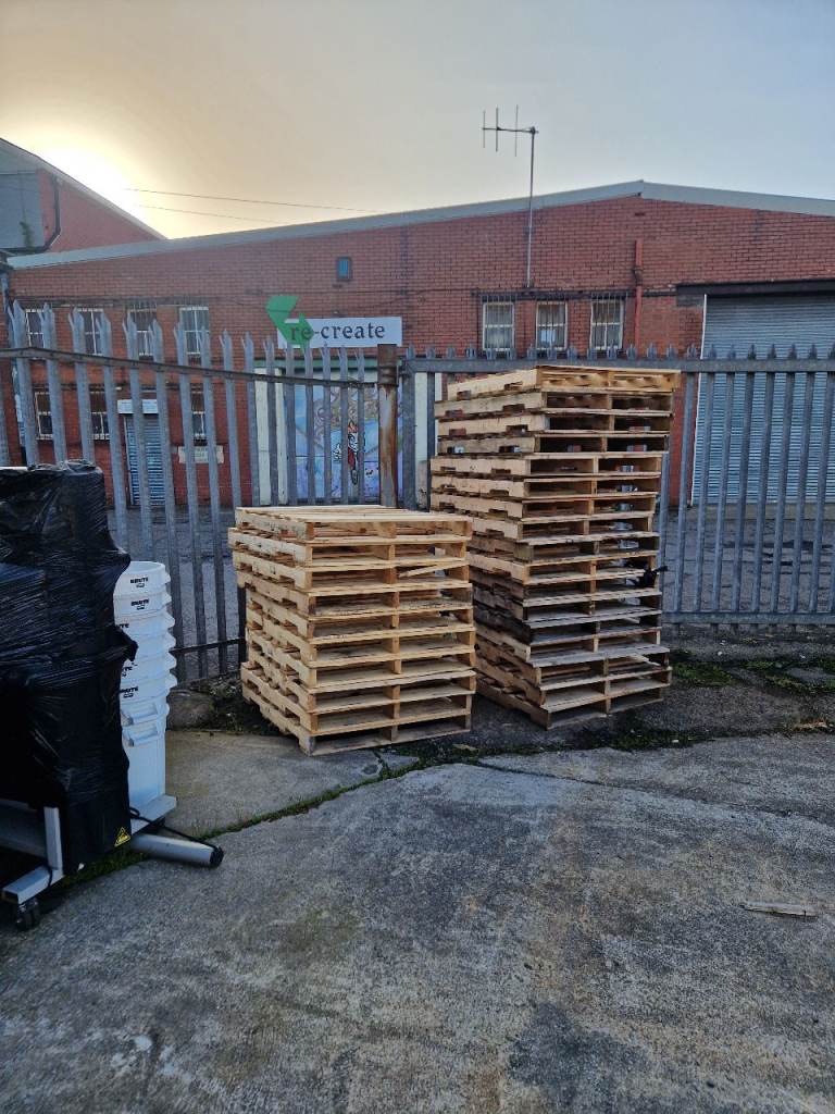 Free pallets 
