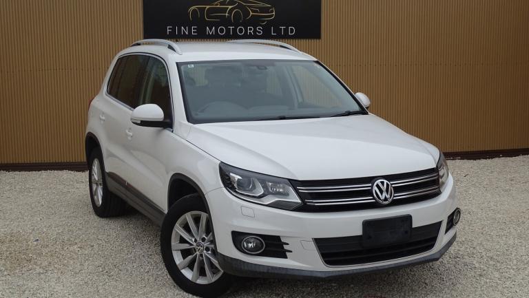 VOLKSWAGEN TIGUAN 1.4 TSI BlueMotion Tech Moda White Auto Petrol 2014