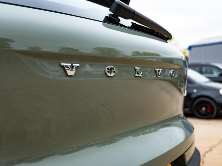 2024 Volvo XC40 2.0 B3 MHEV Plus DCT Auto Euro 6 (s/s) 5dr ESTATE Petrol/Electric Hybrid Automatic