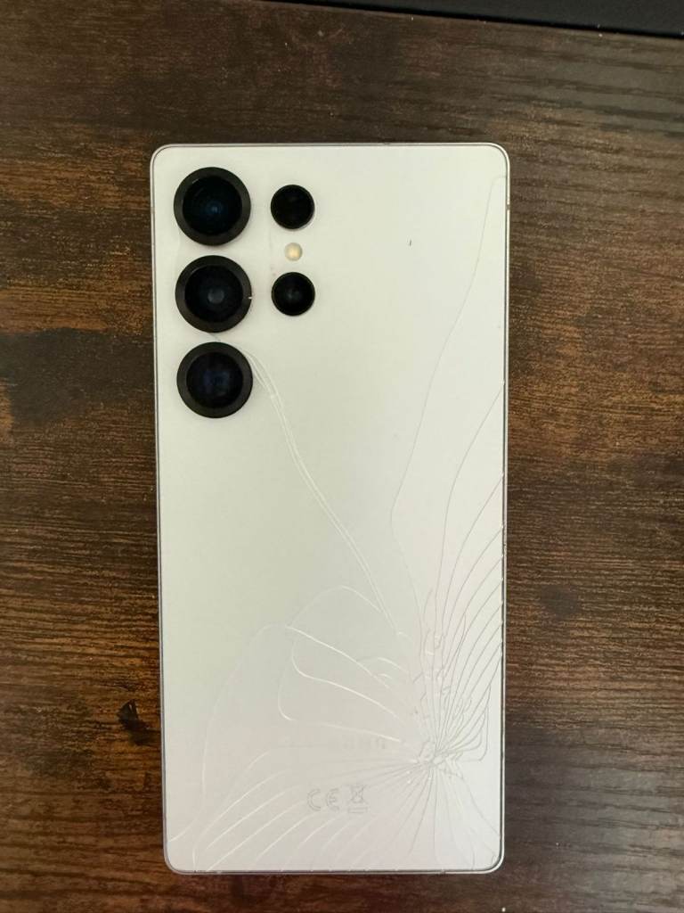 Samsung S25 Ultra (White) - scratched back can't see with case missing pen  working order