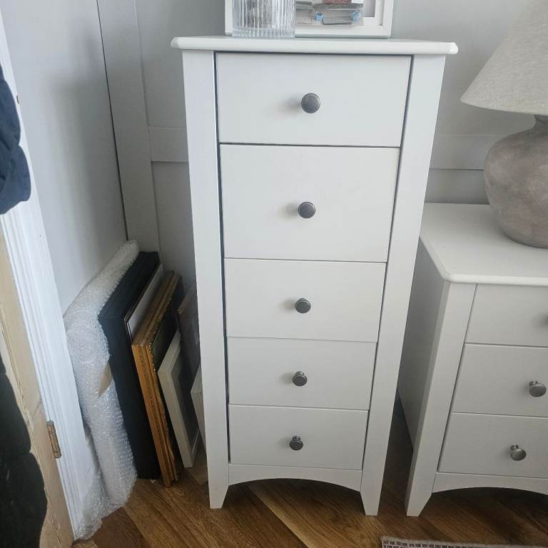 White Tallboy Chest of Drawers – Very Good Condition