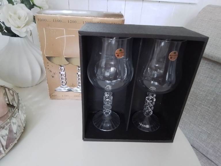 Glasses x 2 Large Beaujolais Wine Glasses Millennium 2000 Stems