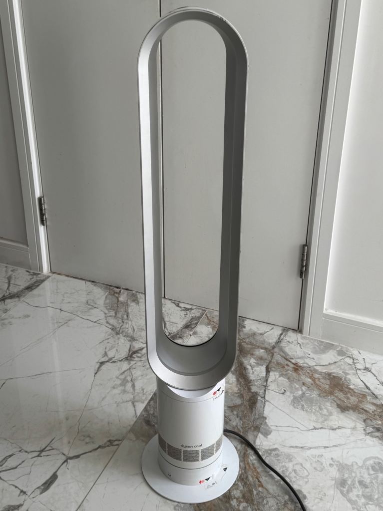 Dyson Cool Bladeless Tower Fan with Remote - White