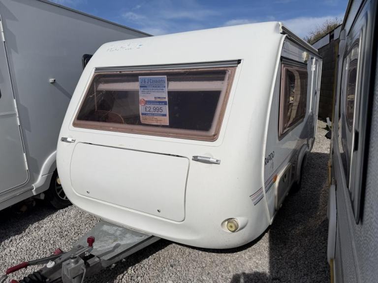 2000 RAPIDO Pop top caravan 