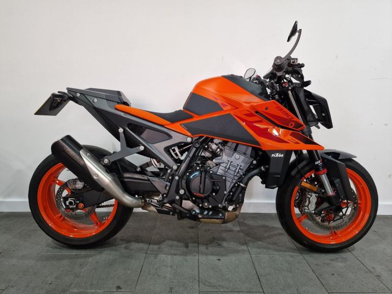 2024 KTM 990 Duke, 2,962 Miles, Remus Slip-On, Heated Grips, Full Tech Pack!
