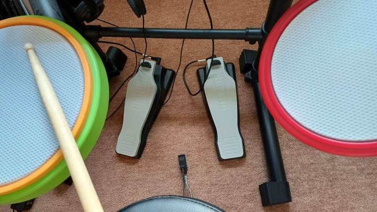 Gear4music DD300 Electronic Drum Kit with Pedals and Sticks