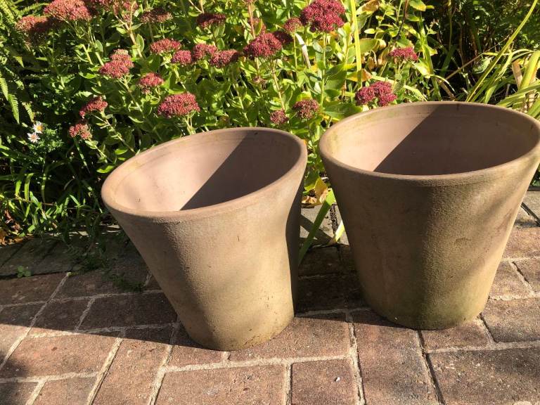 Plant pots for the garden 2x