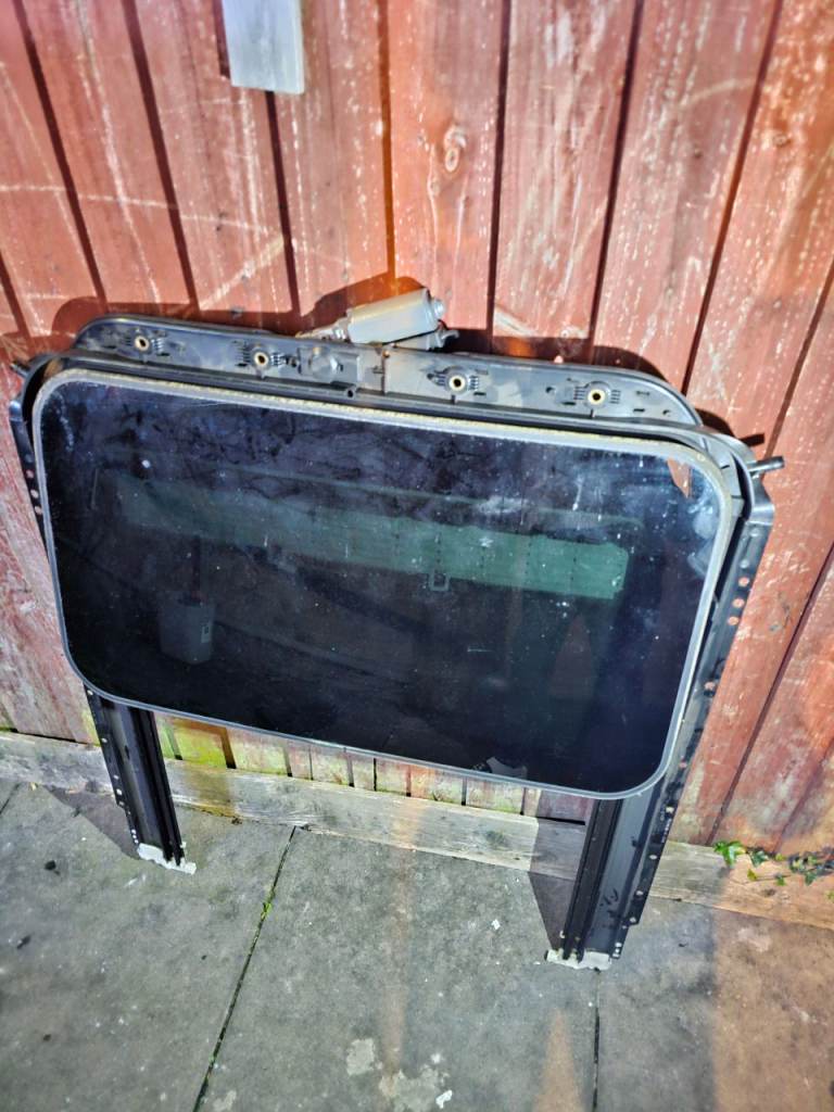 VW Golf MK4/MK5/MK6 Complete Sunroof With Motor
