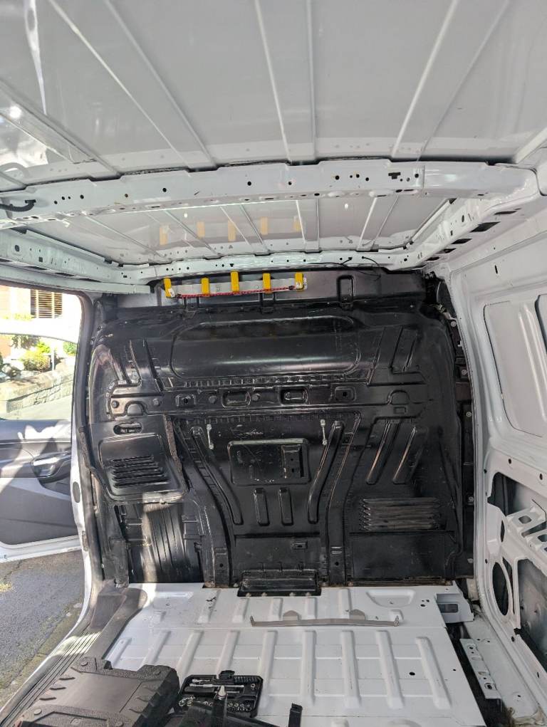 Ford Transit Connect MK2 Bulkhead, 1.5 passenger seats, centre console