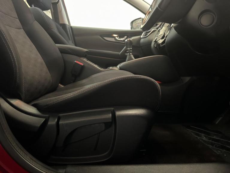 2015 Nissan Qashqai 1.2 DIG-T n-tec+ 2WD Euro 5 (s/s) 5dr HATCHBACK Petrol Manual