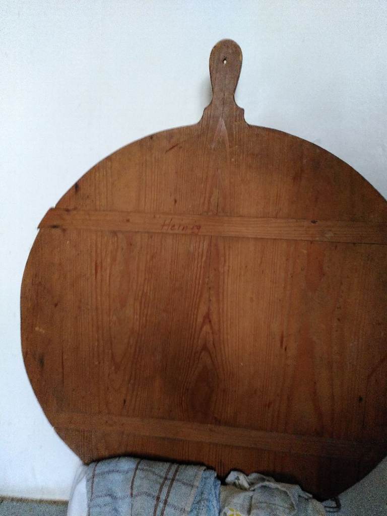 Giant Wooden Pizza Chopping Board / Bread Board – Rustic Charm