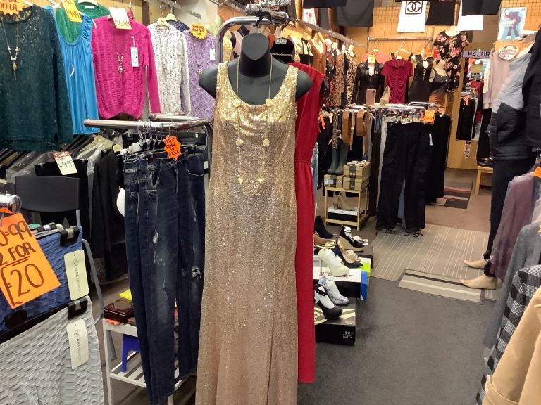 ✅ SHOP FITTINGS SHOES CLOTHES HOOKS SHELVES RACKS BRACKETS MANNEQUINS 