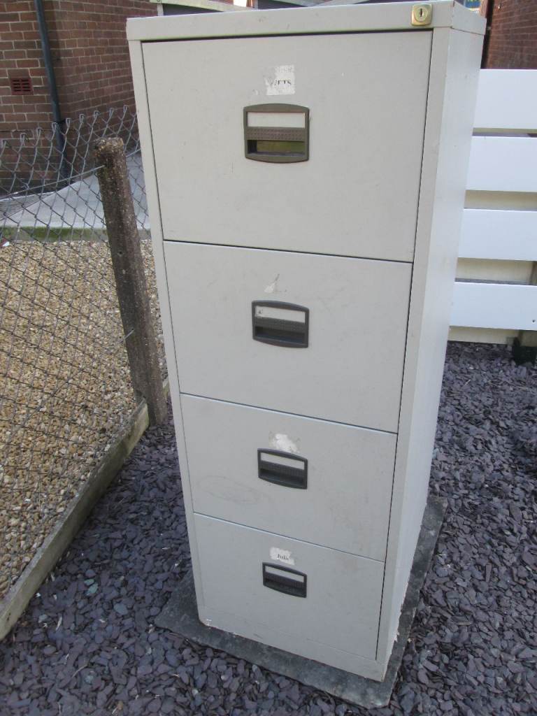 Metal 4-Drawer Filing Cabinet – Grey, Fair Condition