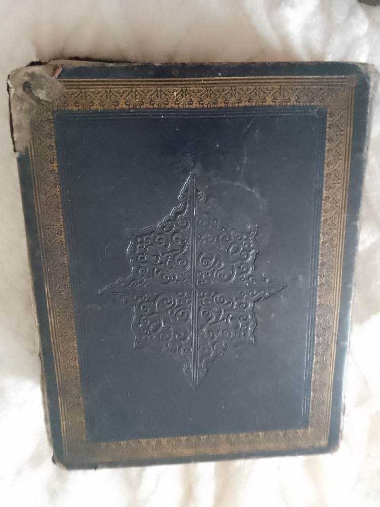 VINTAGE LARGE FAMILY BIBLE 