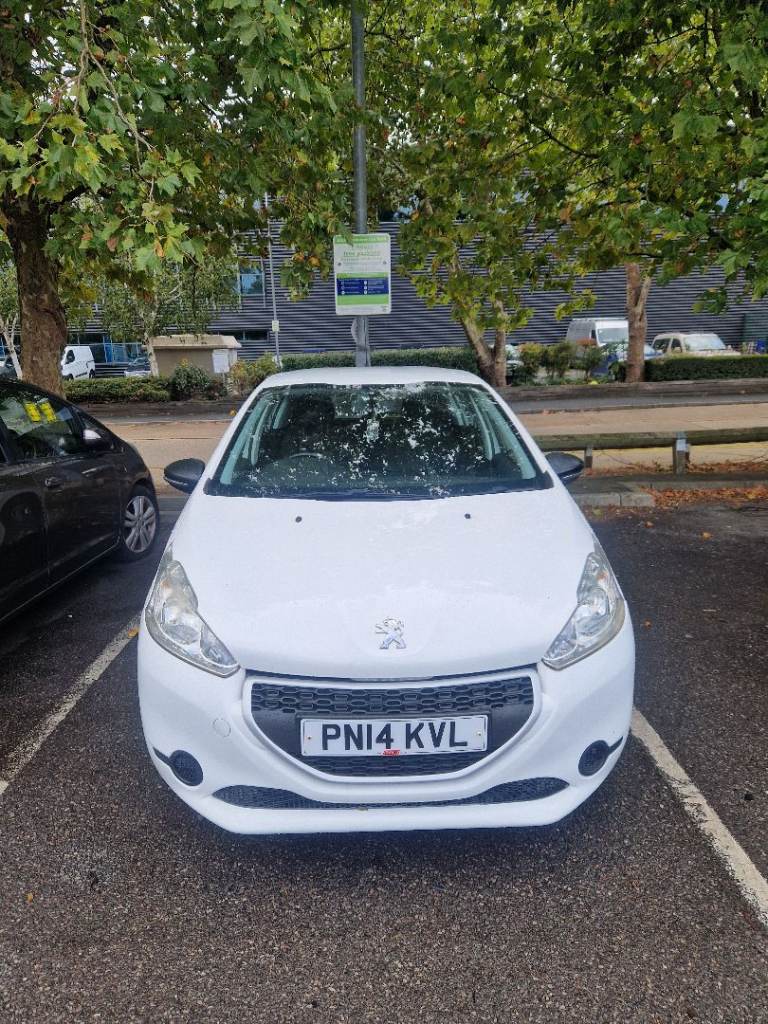 Peugeot, 208, Hatchback, 2014, Manual, 999 (cc), 5 doors