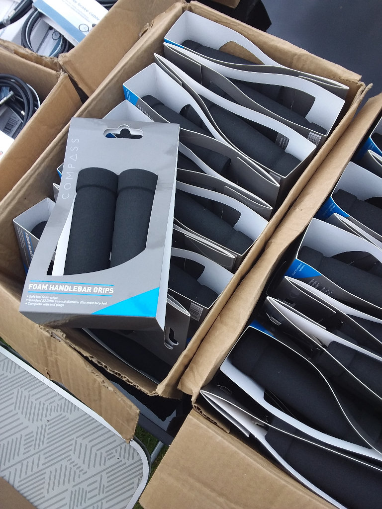  20 NEW HANDLEBAR GRIPS JOB LOT ONLY 