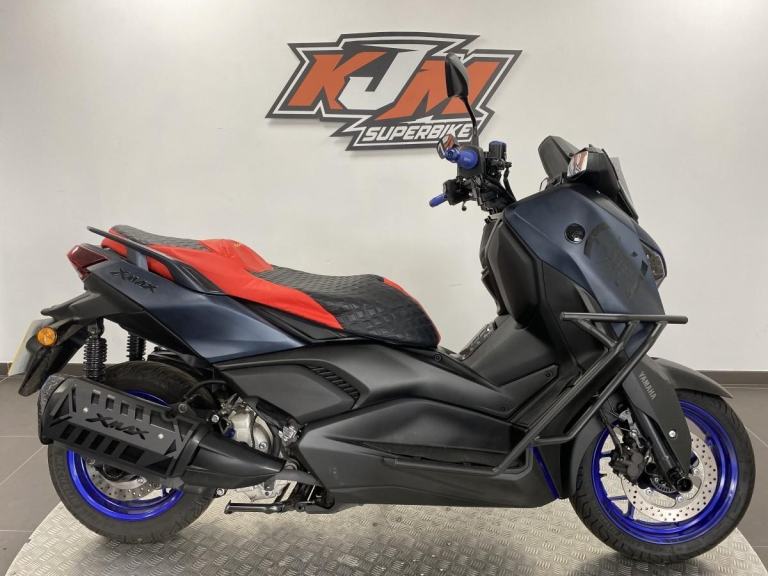 YAMAHA X-MAX 300, 2023, JUST 2,069 MILES COVERED WITH EXTRAS