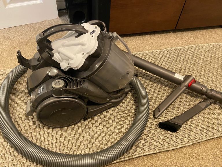 Dyson Bagless Cylinder Vacuum Cleaner
