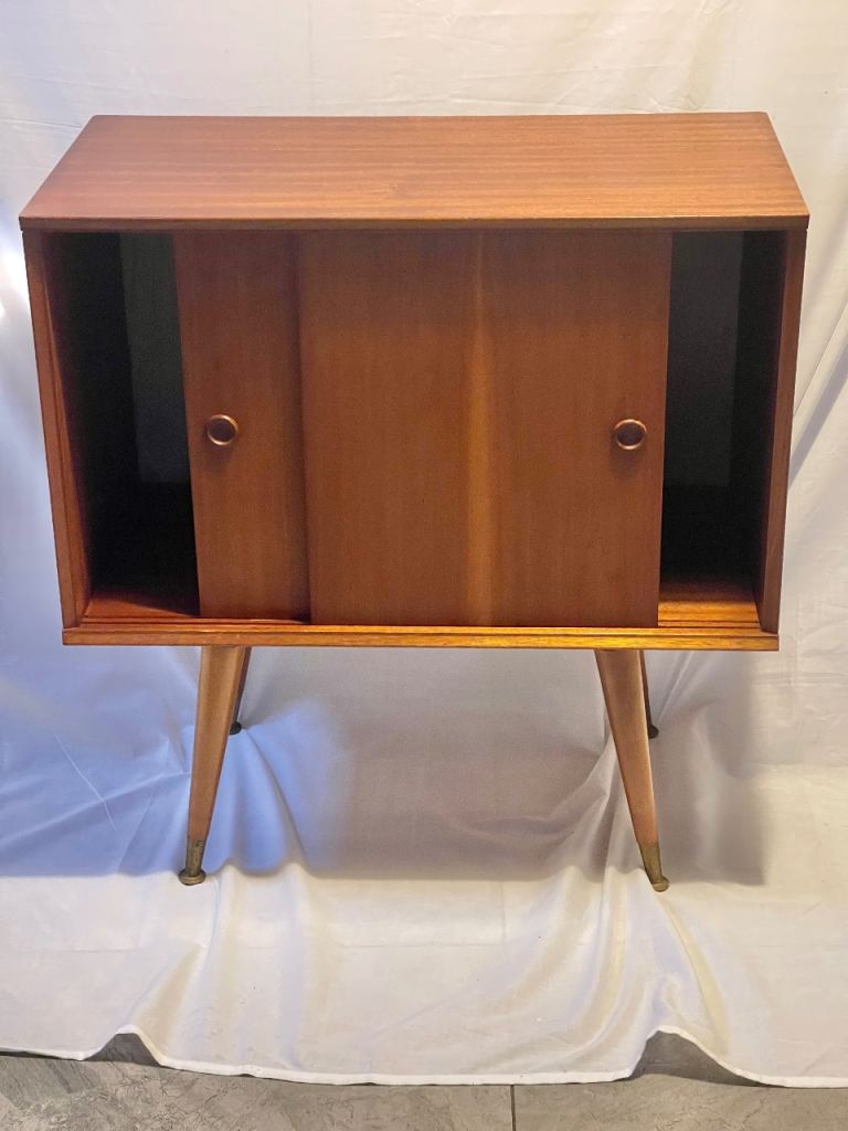 image for Retro mid century vintage vinyl hut 