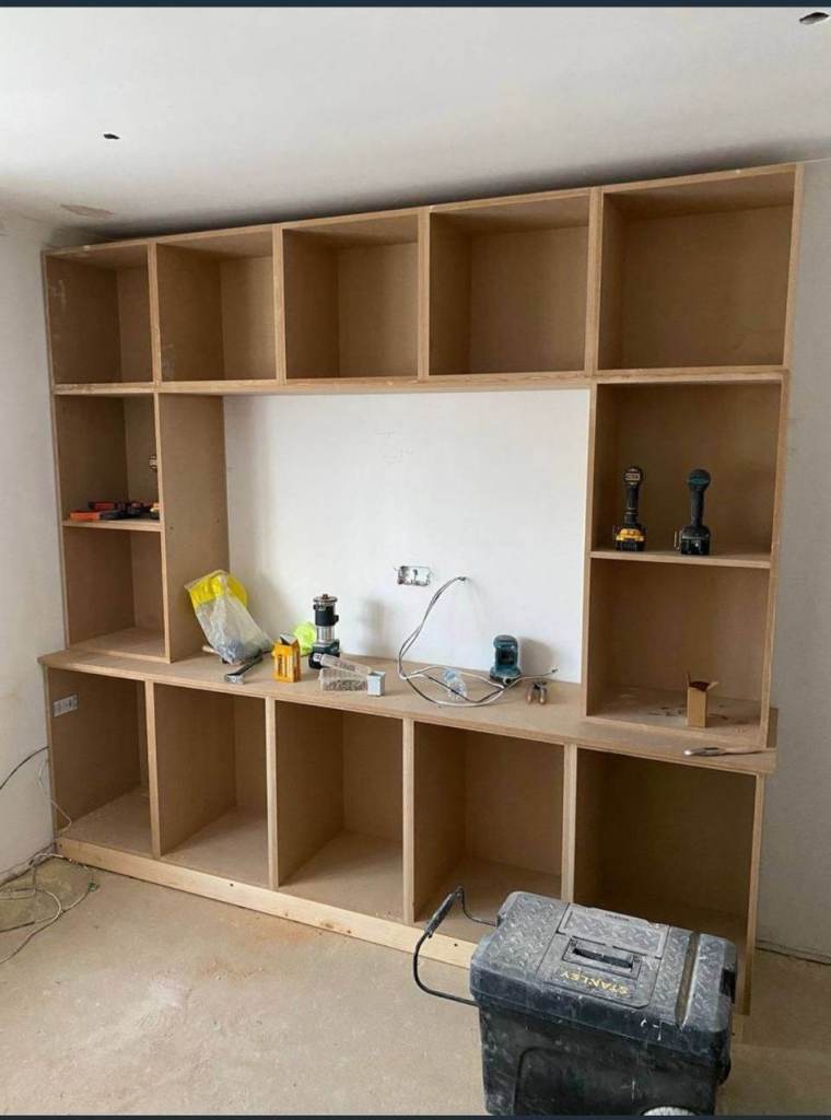 London Handyman/Carpenter/Furniture Assembly/Painter 
