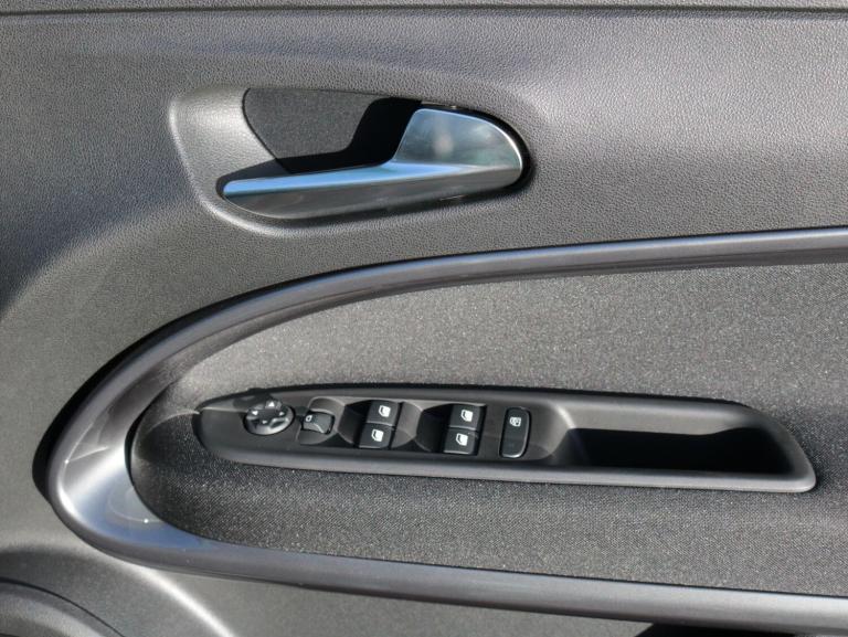 2025 Fiat 600 1.2 Hybrid 48V 136 5dr eDCT-6 HATCHBACK PETROL Automatic