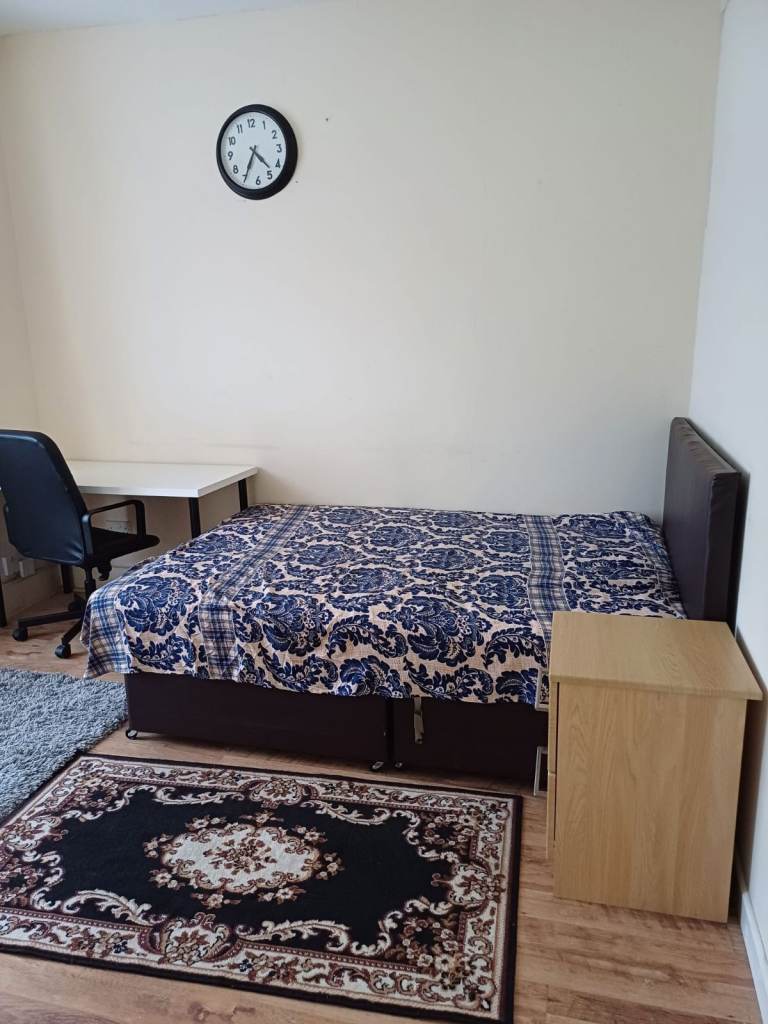 Spacious & Cosy Double Room For Rent AT E7 8HE