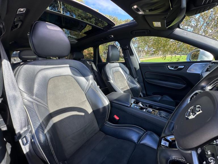 2017 Volvo XC60 2.0 D5 PowerPulse R-Design Pro Auto AWD Euro 6 (s/s) 5dr ESTATE Diesel Automatic