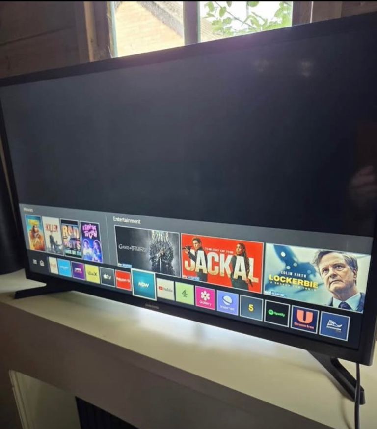 Samsung Smart TV - Black, Good Condition