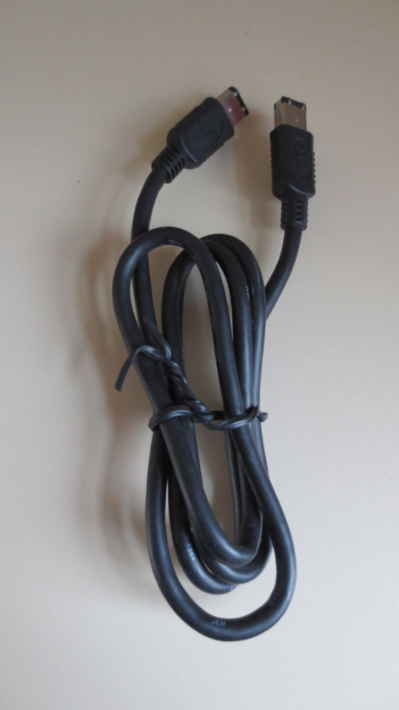 Firewire 400 6 pin to 6 pin 6-6 IEEE 1394 Cable Short 1 Metre Lead