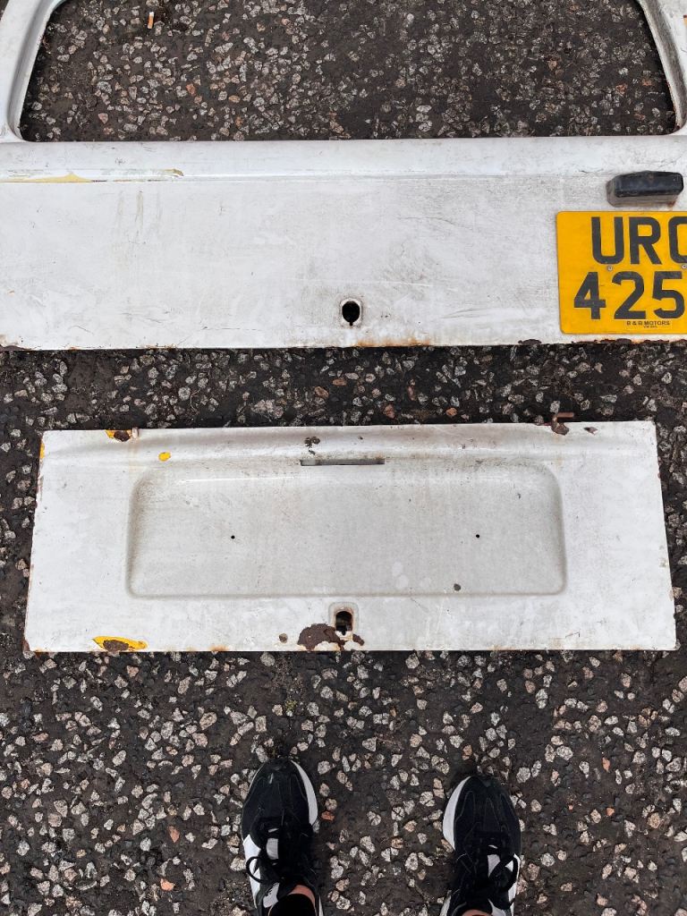 VW CLASSIC TYPE 2 BAY WINDOW TAILGATE AND ENGINE LID 