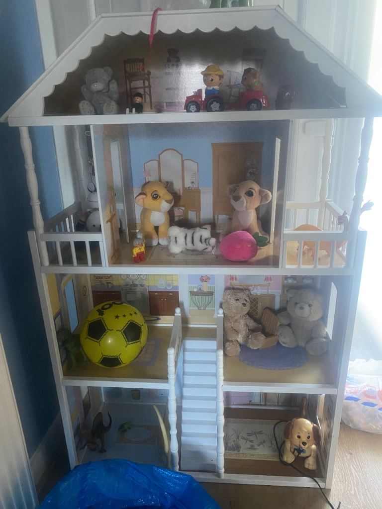 Large dolls house