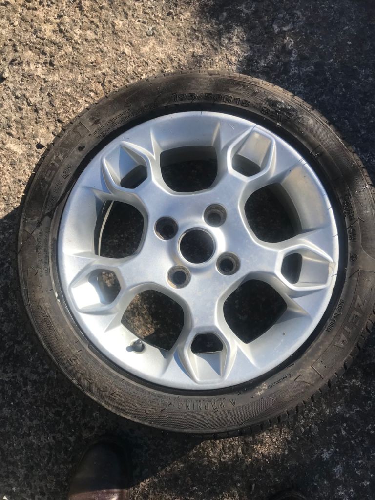 Ford Fiesta alloys and tyres