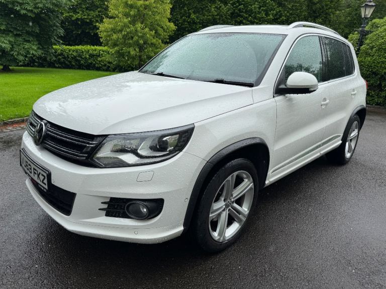 2013 Volkswagen Tiguan 2.0 TDi BlueMotion Tech R-Line 5dr 4WD Auto - very light front bumper damage