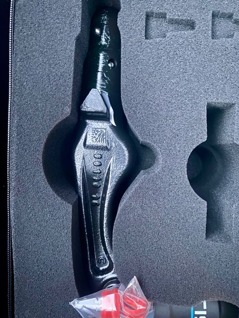 Tesla tow bar (brand new)