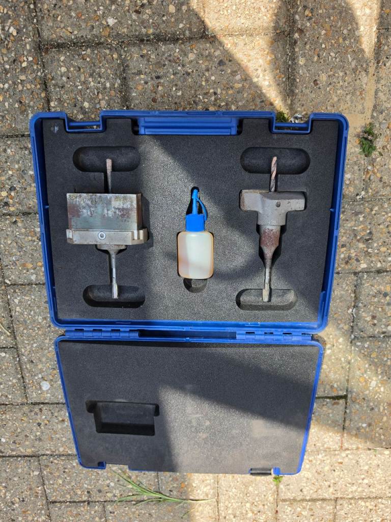 Masonry wall box chaser
