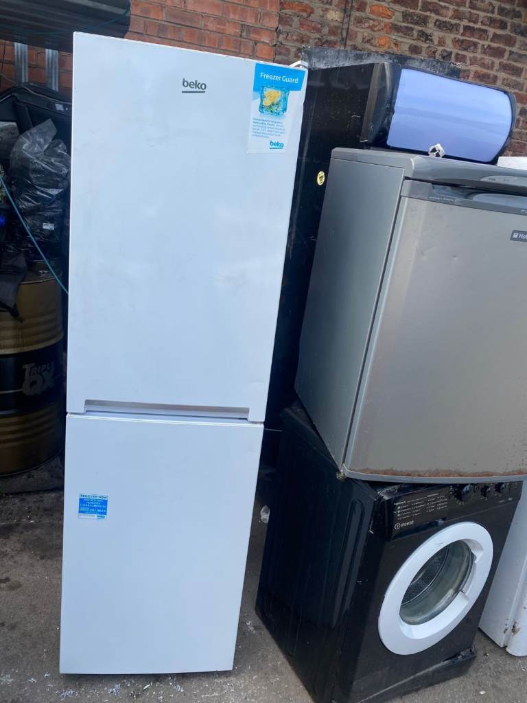 Beko Fridge Freezer – Good Condition Free Home Delivery 🚚
