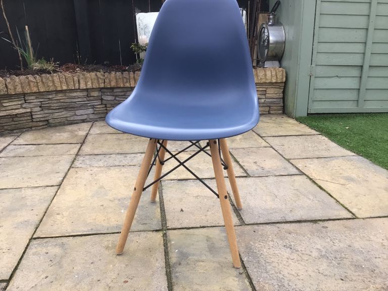 6 X Plastic/Wood Dining chairs,  ( 6 off )