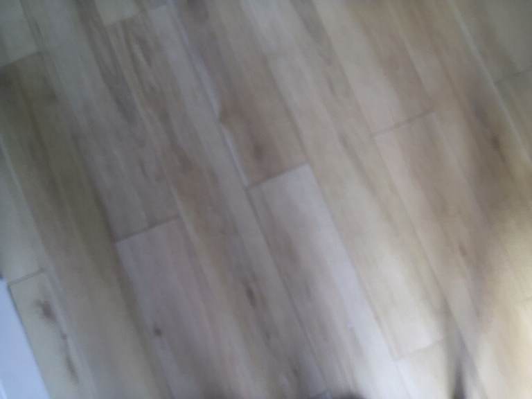 Used Light Wood Effect Vinyl Floor Planks – Good Condition